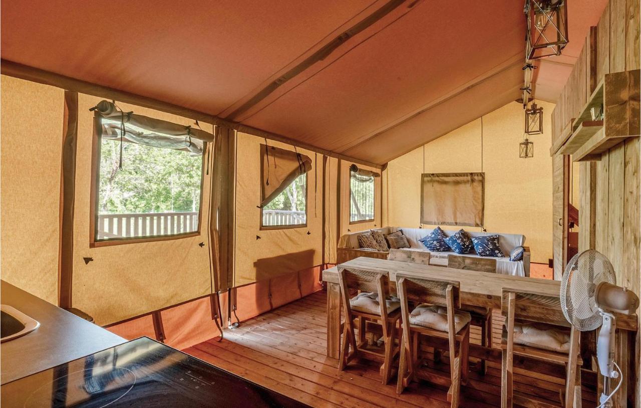 6 Bedroom Pet Friendly Home In Carcès Extérieur photo